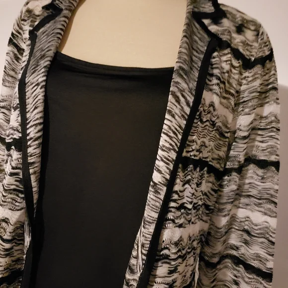 Sweater. - Picture 6 of 9